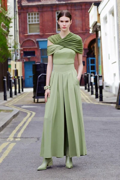 Look 19